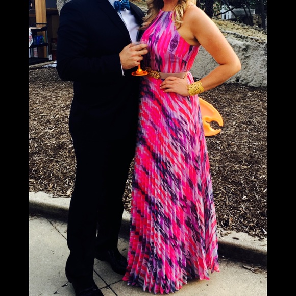 Laundry by Shelli Segal pink gown - Picture 3 of 3